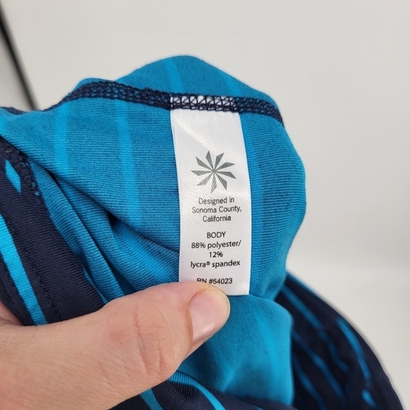 Athleta Chaturanga Crop Capri High Rise Leggings Striped Blue Medium - Picture 5 of 9